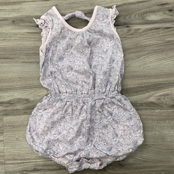 AMAZING PACKAGE DEAL: All Girls Hawaiian themed outfits - Picture 6 of 8